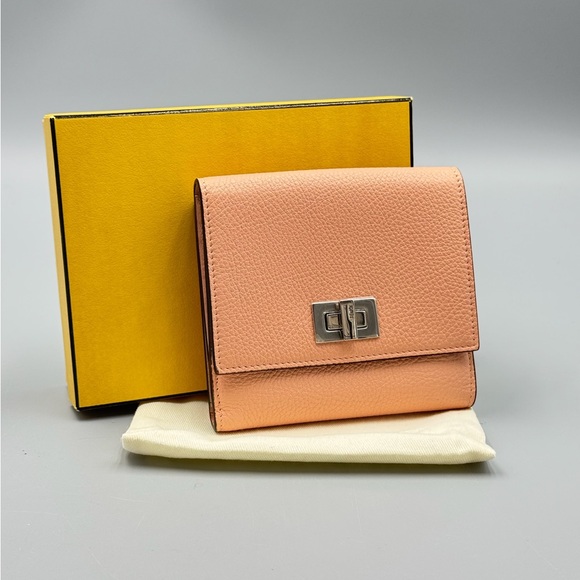 Fendi Peekaboo Leather Pink Bifold Wallet - Picture 2 of 16